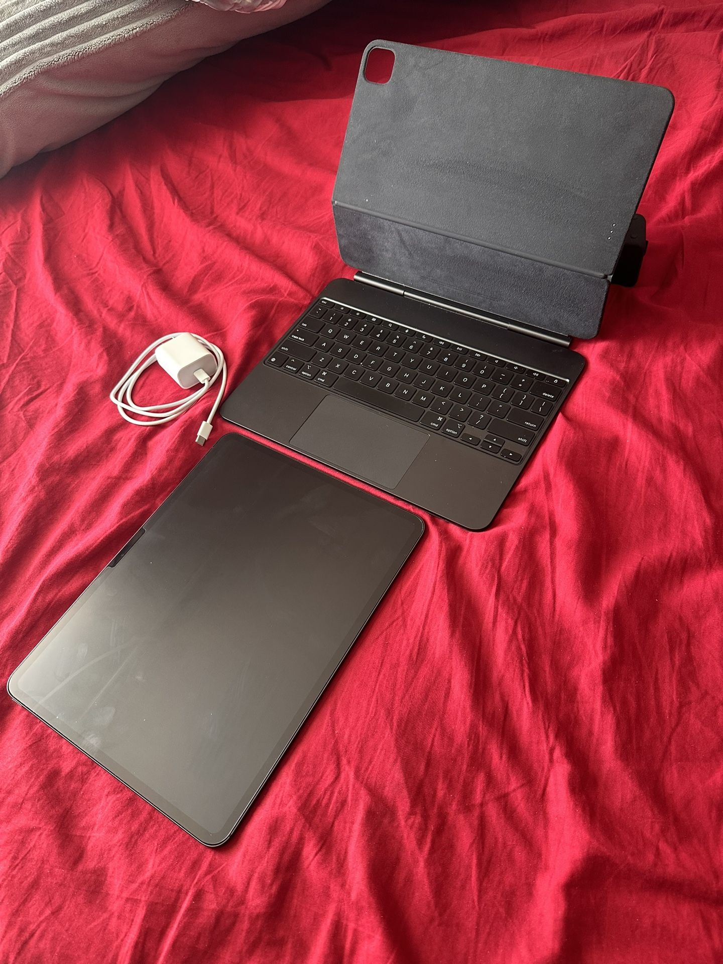 (BUNDLE) 13 Inch iPad Pro M4 - 256G OLED - Space Black Color