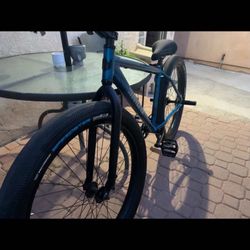 Throne Goon XL 27.5" BMX freestyle bike. 