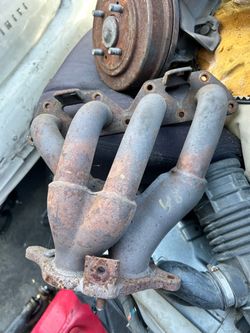 Exhaust manifold Oem d16y8 civic 1(contact info removed)