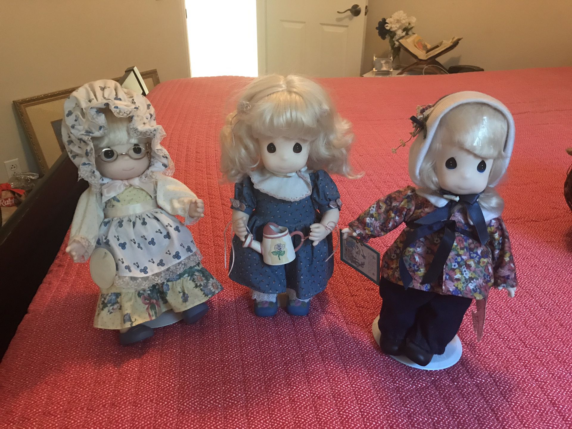 3 precious moments dolls