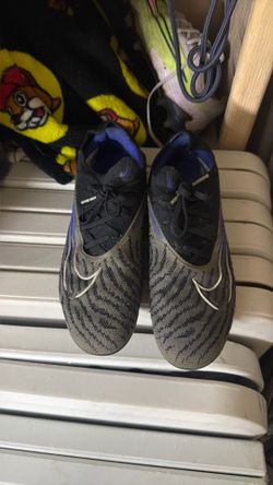 Boys soccer cleats