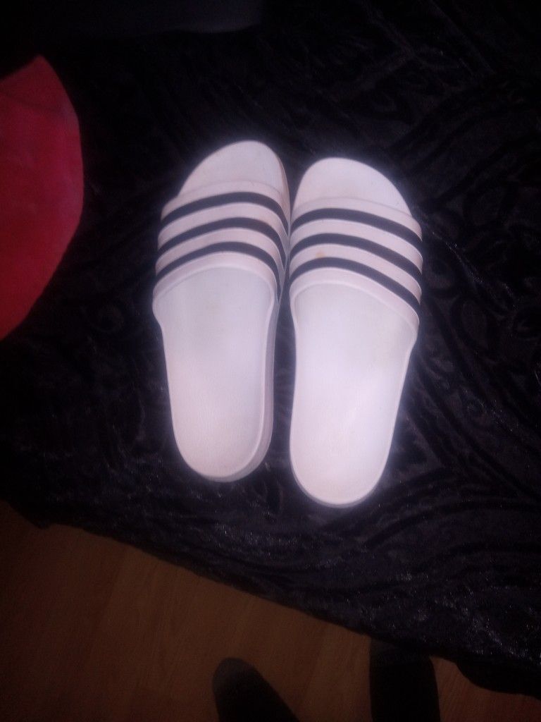 Slippers/Slides