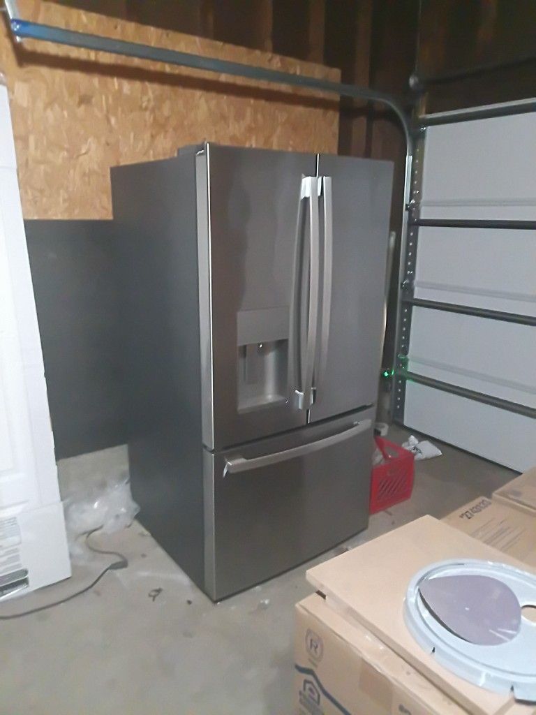 GE Refrigerator
