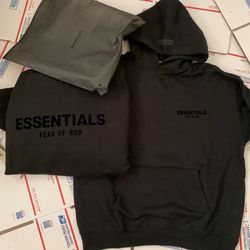 Essential hoodie