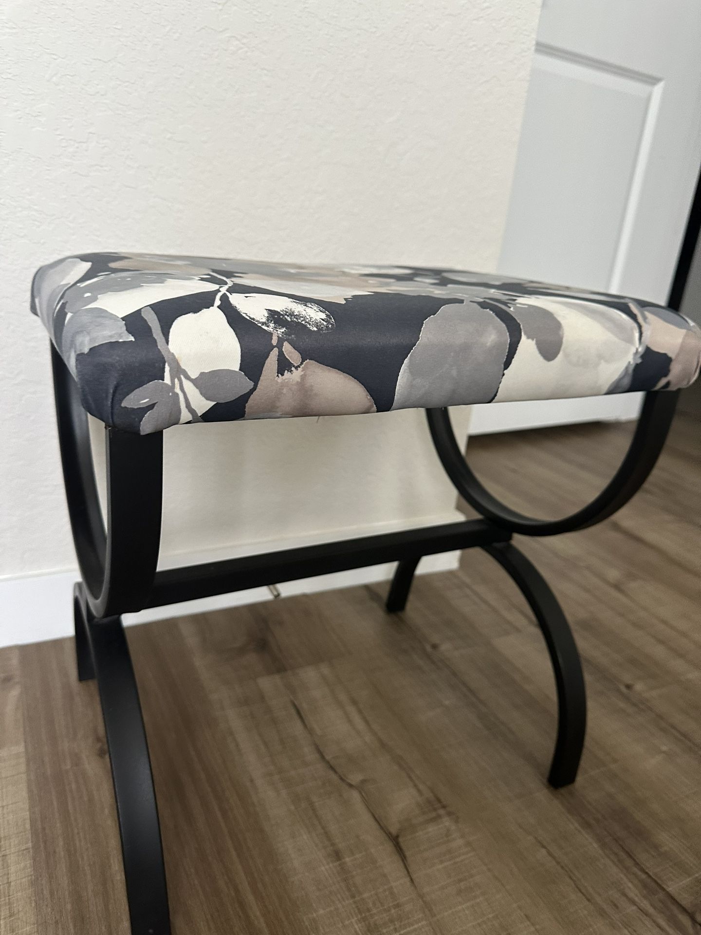Nice Stool