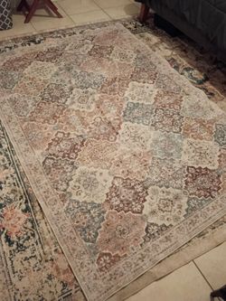 Vintage-Style Floral Area Rug