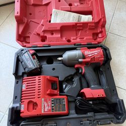 Milwaukee Brushless Cordless 1/2 in. Impact Wrench with One XC5.0 Ah Battery,  Kit 