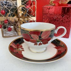 Drastically Reduced 🎄Christmas Sale🎄Mikasa Christmas Cup&Saucer Set