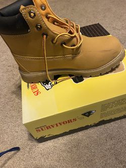 Men’s 6 1/2 Boots Slight Worn 10$