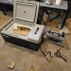 Portable Refrigerator Or Freezer 12v With 12v10ah Small Battery