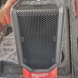 Milwaukee M18 Radio+Bluetooth 