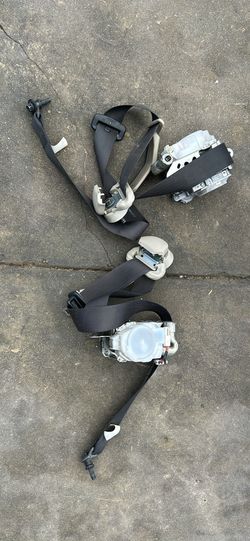 G37 Coupe Seat Belts 08-13