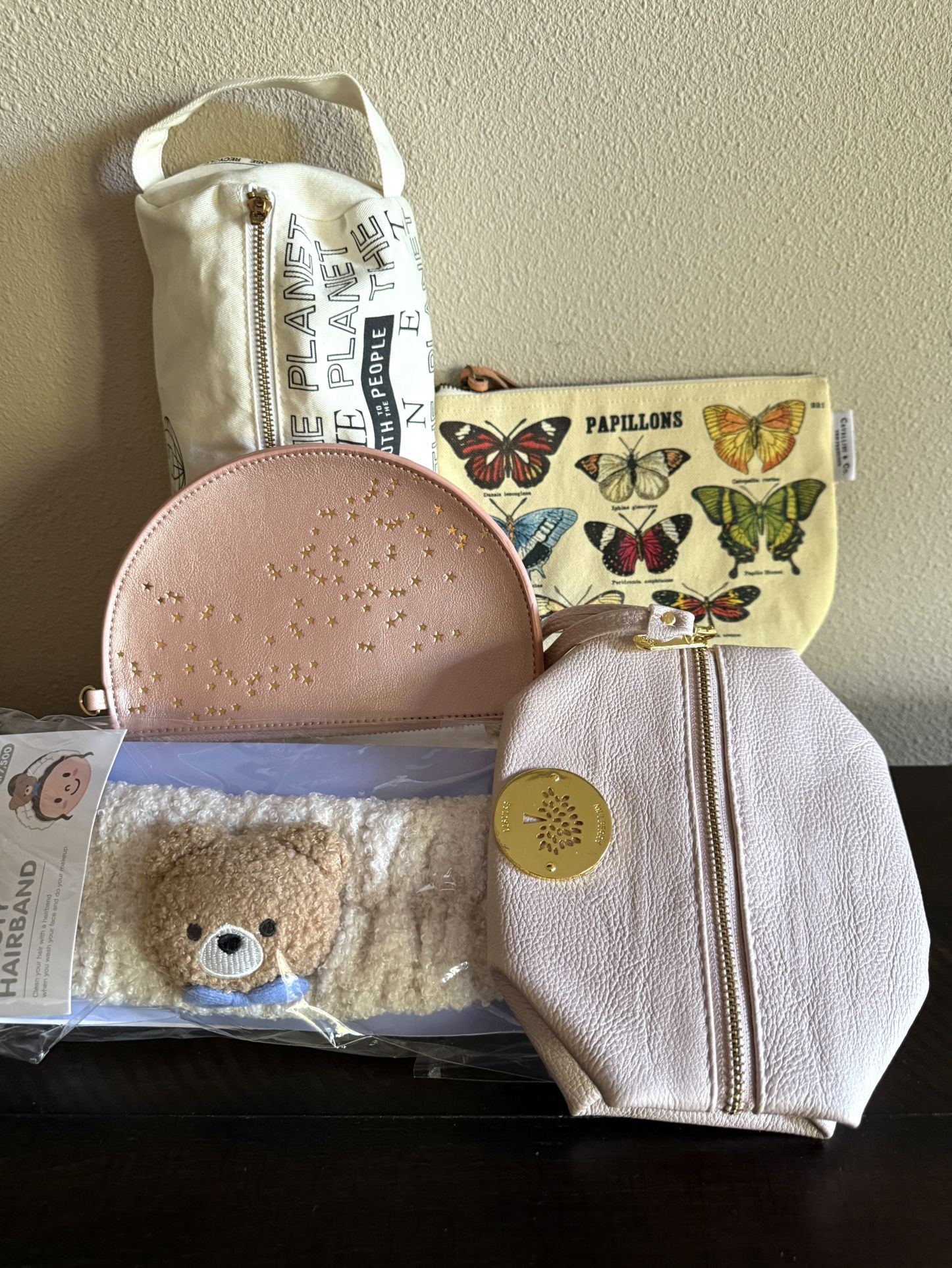 pouch x 4 small travel kit or makeup bag (3 new 1 used)/1 hair band new