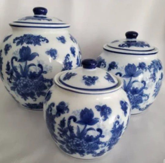 Cracker Barrel/Canisters/Porcelain/Blue & White/Crysanthemum/Chinoiserie/3-Piece Canister Set
