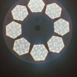 Solar powered led flag pole light 12 hour steady light u.s flag code compliant 20$