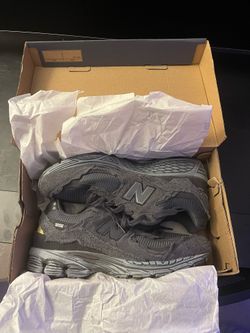 New Balance 2002r