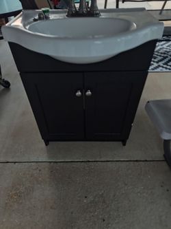 Bathroom sink