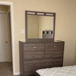 Dresser 