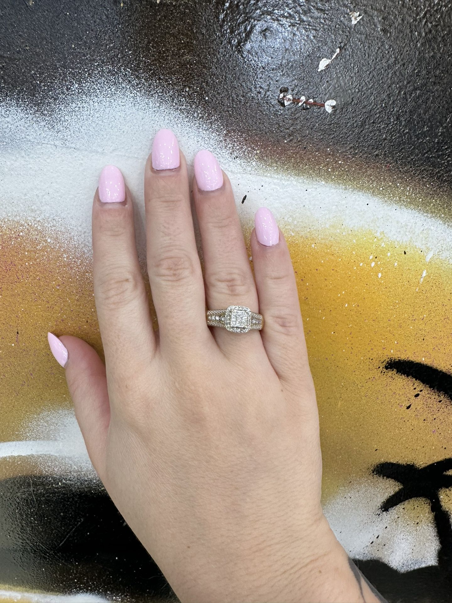 10k NATURAL DIAMOND RING