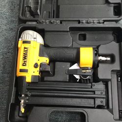 Dewalt 18 Ga Brad Nailer Pneumatic  💵  💳  💵  Cash and Card Accepted