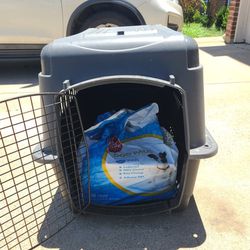 Dog crate
Aspen pet porter 30 - 50lbs + dog Pads
