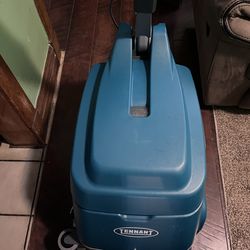 Floor scrubber