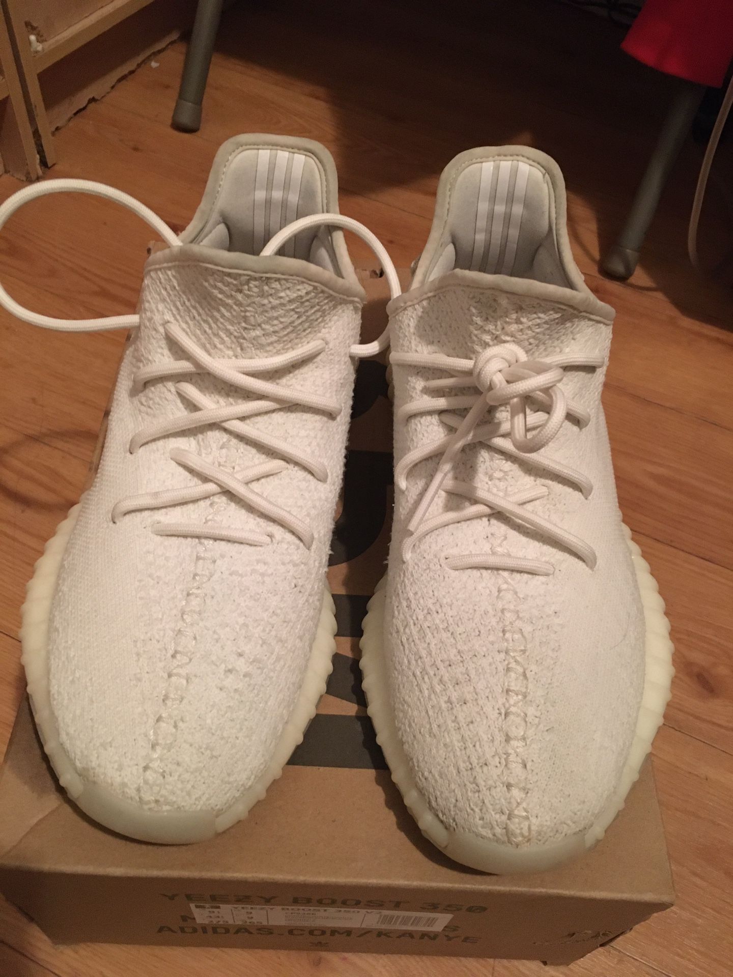 Yeezy Boost 350 V2 Color White/White Size 9 1/2