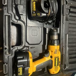 DEWALT DRILL 
