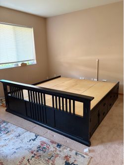 King wood bedframe