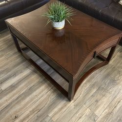 Cocktail Table 