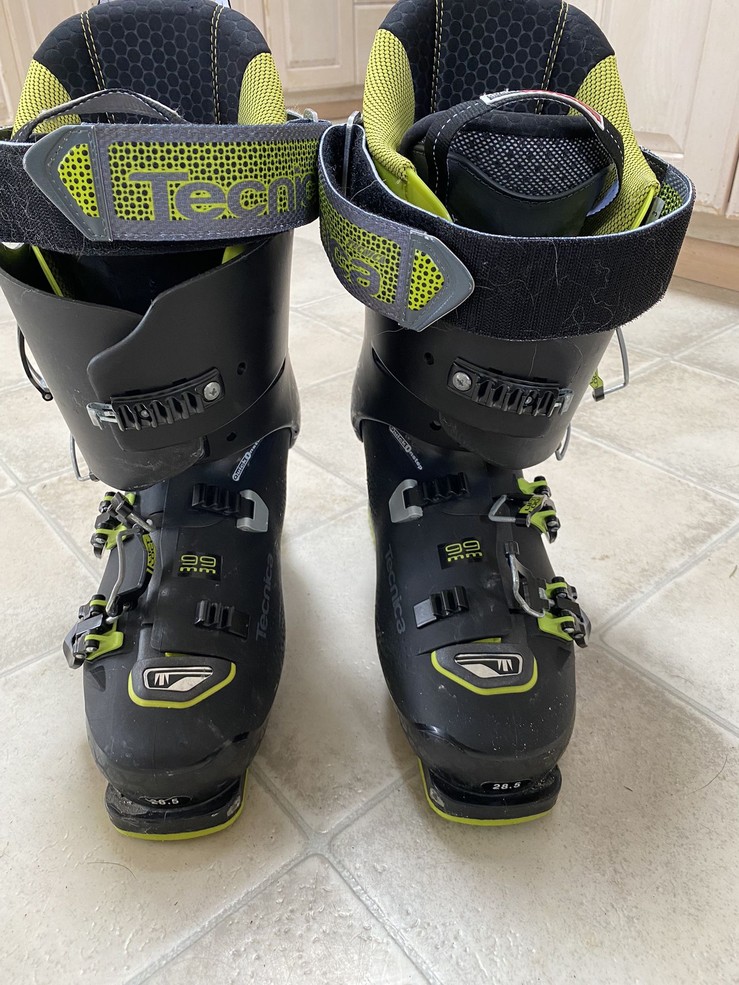 Forkert markør Fern Tecnica Cochise 120 DYN Ski Boots Size 28.5 for Sale in Seattle, WA -  OfferUp