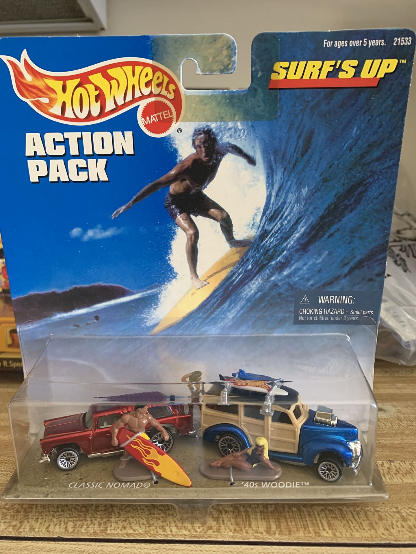 Hot Wheels Mattel Action Pack Surfs Up