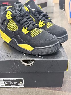 Air Jordan 4 Retro Thunder Size:6.5Y