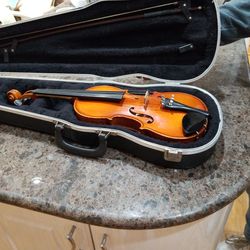 Hermann Beyer Violin 1/2 size with case and bow