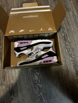 Woman Air Max