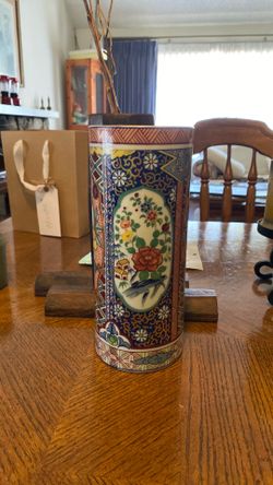 Antique Japanese Imari vase  10”