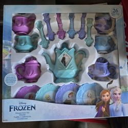 Disney Frozen Dinnerware Set