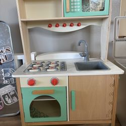 Play Kitchen 