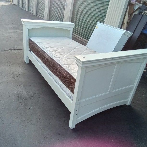 TWIN BED FRAME WITH BOX SPRING AND MATTRESS
