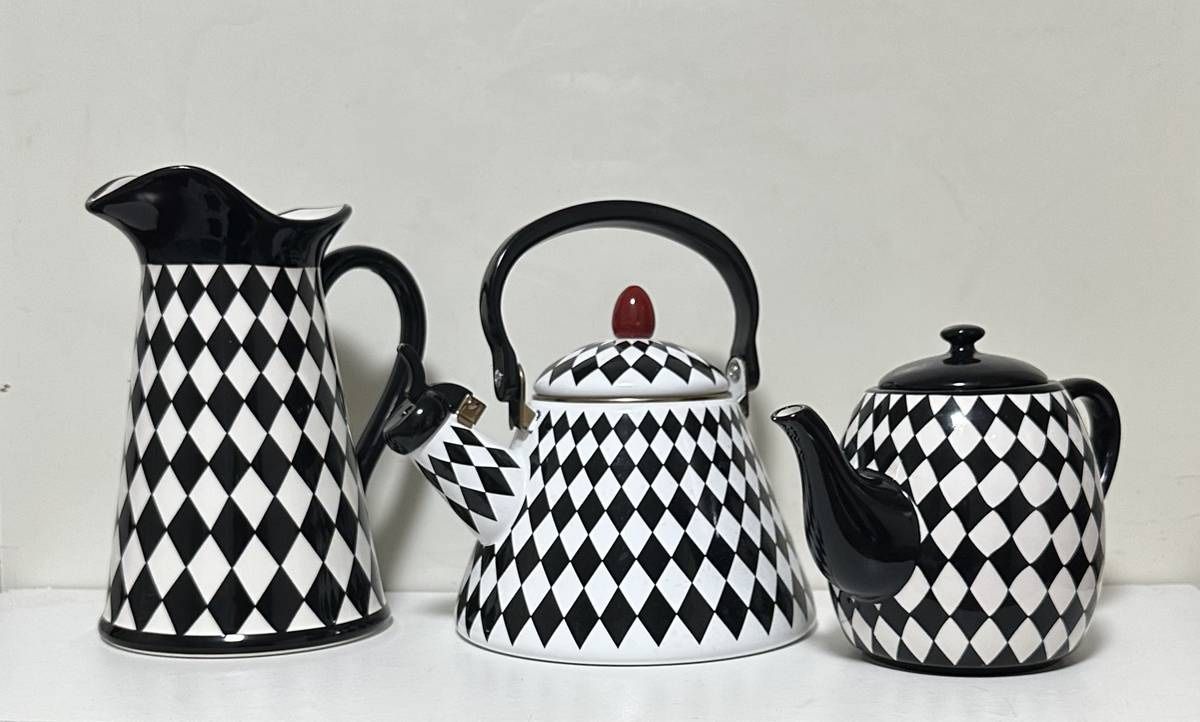 Black And White Checkered Harlequin Style Whistling Enamel Kettle Teapot Pitcher Set