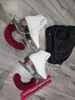 Women's figure skates