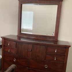 Dresser With Mirror!