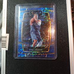 2021-22 Panini Select Concourse Level (Blue Shimmer Prizm) Luka Doncic