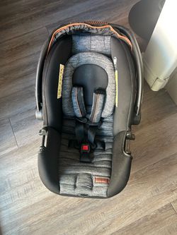 Baby car seat in good condition