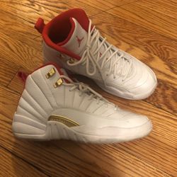 Jordan 12 Retro Fiba Gs Size 6