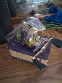 Okuma fishing reel left handed new