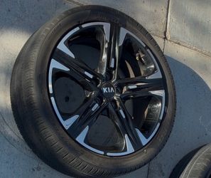 Kia 5 Tire and Rim