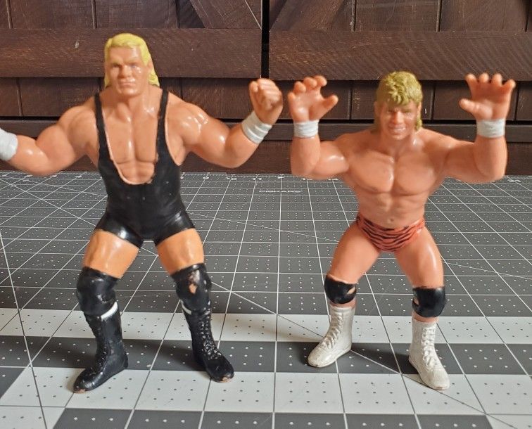 Lot Of 2 WCW Galoob Wrestling Action Figures Sid Vicious Brian Pillman Loose Used Wwe