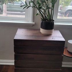 Beautiful Dresser + Matching End Table – Great Condition!