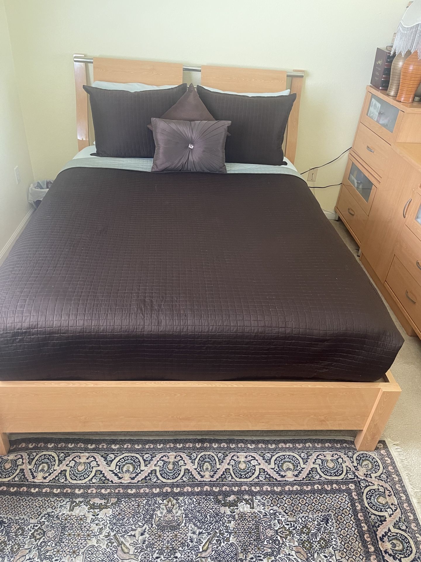Queen Size Bedroom Set